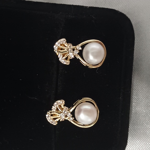 Genuine Pearl Earrings - Picture 3 of 3